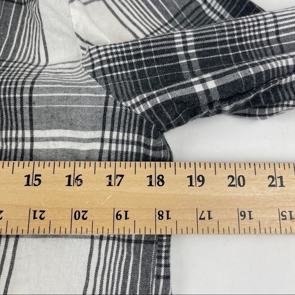 Victorias Secret Sleep Shirt Womens Small Gray Plaid Button Up - Picture 7 of 8